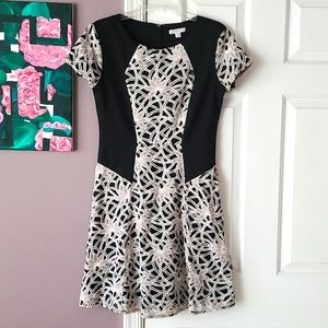 Very flattering pattern dress
